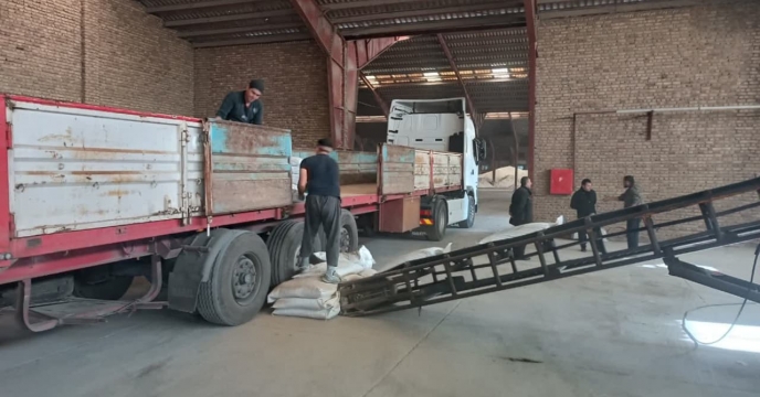 توزیع مقدار163 تن انواع کود کشاورزی یارانه ای برای محصول کشاورزان کلزا کار شهرستان مینودشت در هشت  ماهه سال جاری