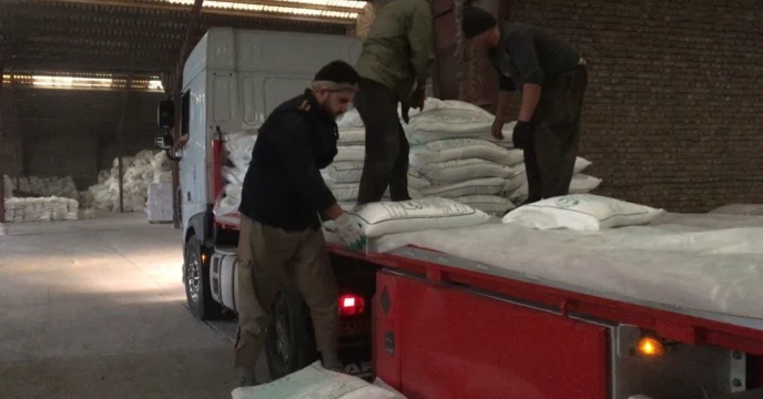 بارگیری و حمل بیش از30 تن انواع کود کشاورزی یارانه ای به استان آذر بایجان شرقی  در سال1403