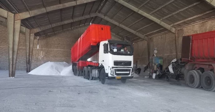 ارسال بیش از 225 تن کود کشاورزی اوره یارانه ای به شهرستان آبادان در 12 ماهه سال 1403