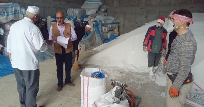 وزیع کودیارانه ای برای کشاورزان شهرستان گنبد ؛ افزایش مقاومت و عملکرد محصول چغندرقند