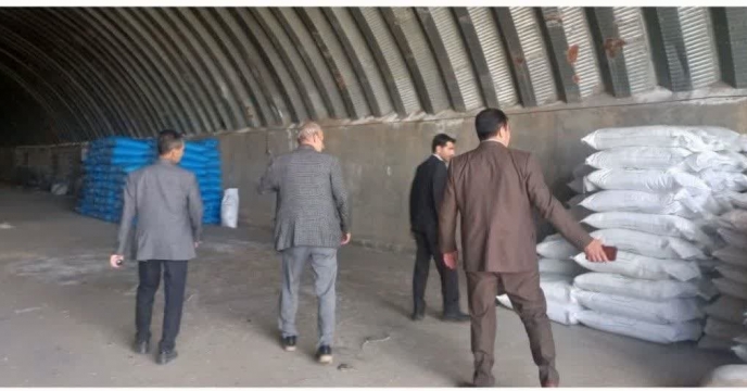 بازدید تیم رصد و پایش شرکت خدمات حمایتی کشاورزی استان کردستان به همراه مدیر جهاد کشاورزی شهرستان قروه از انبار کارگزاران