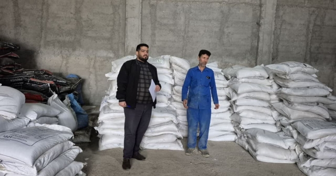 بازدید کارشناس پایش کودی شرکت خدمات حمایتی کشاورزی استان گلستان از کارگزاری کود حیدر جعفر پور در شهرستان  کردکوی