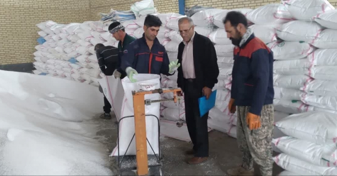  بازدید گروه پایش شرکت خدمات حمایتی کشاورزی استان آذربایجان شرقی از کارگزاری های توزیع نهاده‌های کشاورزی شهرستان چاراویماق