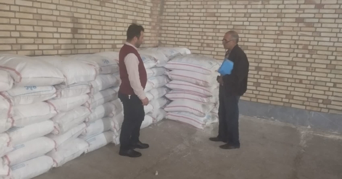 نظارت بر توزیع کود در شهرستان هوراند توسط گروه پایش شرکت خدمات حمایتی کشاورزی استان آذربایجان شرقی 