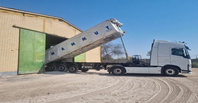 بیش از 1000 تن کود کشاورزی اوره(ازت) در شهرستان هندیجان استان خوزستان توزیع شده است