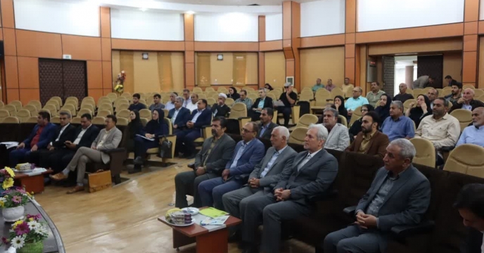 حضور کارشناسان شرکت خدمات حمایتی  کشاورزی استان گلستان در همایش  استانی چغندر قند  پائیزه