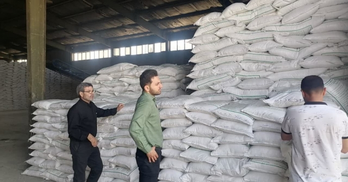 اجرای فرآیند نمونه برداری و کنترل کیفی  از کود سولفات پتاسیم گرانوله در انبار مرکزی استان تهران