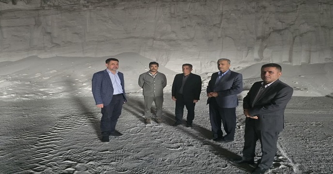 بازدید از روند ذخیره سازی و حمل کود اوره از بندر امام خمینی(ره)