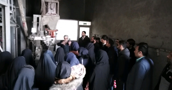 بازدید دانشجویان دانشگاه کشاورزی و منابع طبیعی گرگان  از کارخانه بوجاری بذر شرکت خدمات حمایتی کشاورزی استان گلستان