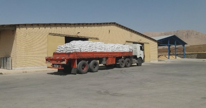 در شهرستان فارسان استان چهارمحال وبختیاری میزان 936 تن کودهای یارانه ای توزیع شد