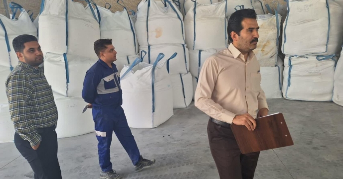 بازدید از پارتهای کود آماده تحویل شرکت پویا تدبیر فراست شهرستان ساوه  در استان مرکزی 
