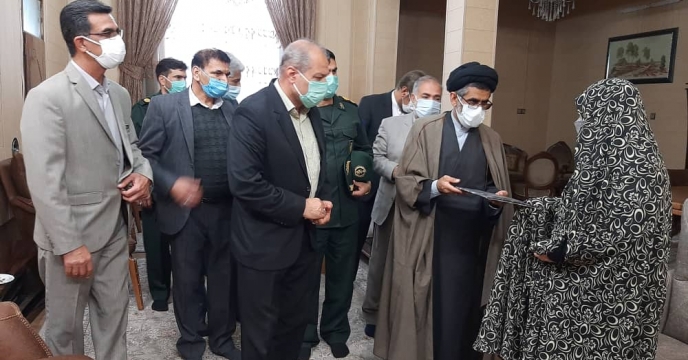 دیدارباخانواده شهدا به مناسبت چهل وسومین سالگرد انقلاب اسلامی 