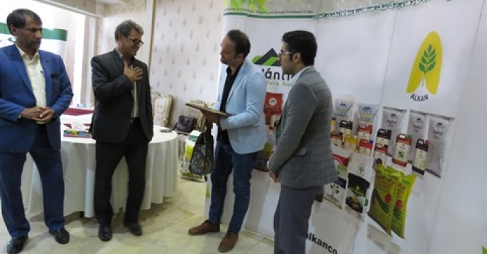 تقدیر و تشکر مدیر خراسان شمالی از تولیدکننگان داخلی کود