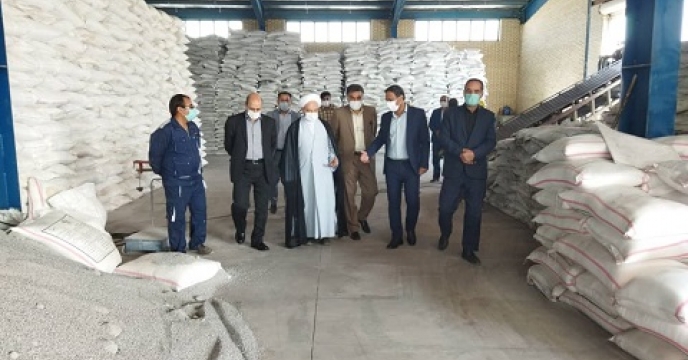 بازدید دادستان عمومی و انقلاب بیرجند از انبار مرکزی شرکت خدمات حمایتی کشاورزی خراسان جنوبی