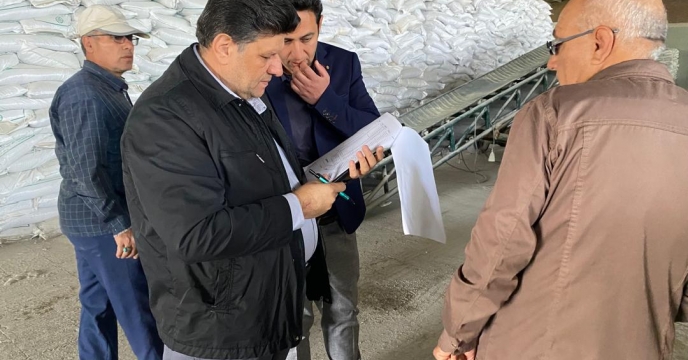 بازدید و ارزیابی کیفیت عملکرد دستگاه ها و تجهیزات انباری نهاده کود کشاورزی توسط کارشناس معین شرکت خدمات حمایتی کشاورزی استان همدان