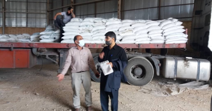 بازدید مدیر استان از روند بارگیری و ارسال کود از انبار