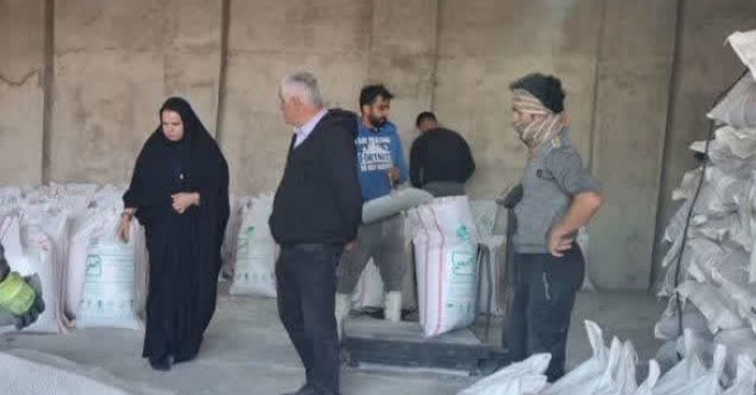 بازدید از روند کیسه گیری کود اوره فله  بهتای قرق مرکز نوده ملک شهرستان گرگان