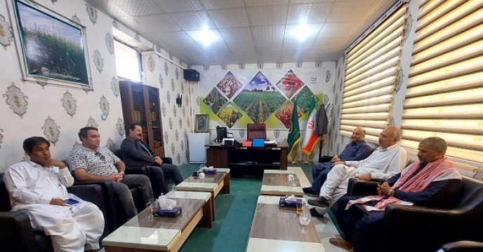 جلسه مسئول بذر شرکت خدمات حمایتی کشاورزی استان سیستان وبلوچستان با مدیر جهاد کشاورزی بمپور 