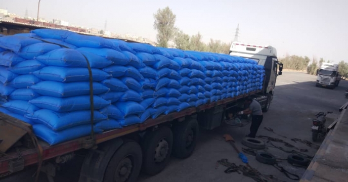 تخلیه 100تن کود از بندرعباس به انبار سازمانی 1402/04/25