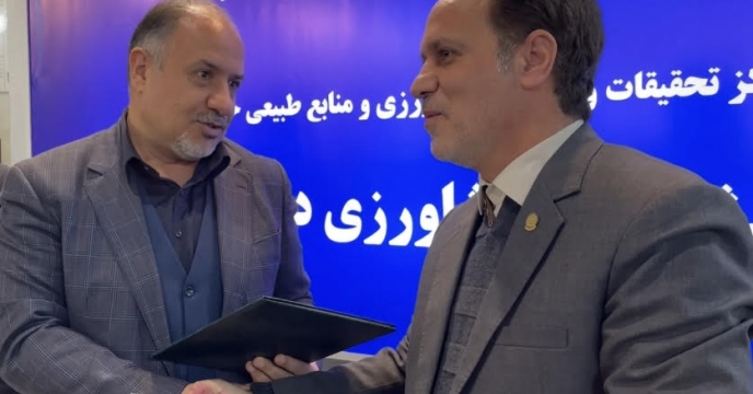 امضا تفاهم نامه همکاری فی مابین مدیریت استان و دهکده فناری و نوآوری خراسان رضوی