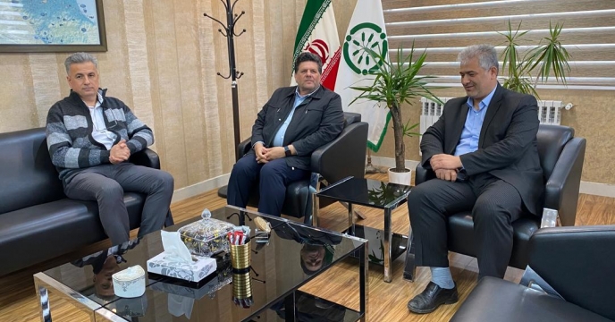 نشست صمیمی کارشناس معین شرکت با مدیر شرکت خدمات حمایتی کشاورزی استان گیلان پس از پایان بازدید از استان
