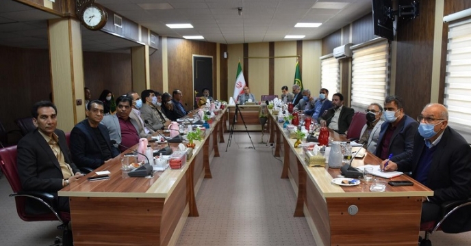 حضور مدیر شرکت خدمات در جلسه کشت قراردادی 