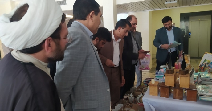 حضور مدیر وهمکاران شرکت خدمات حمایتی در نمایشگاه کتاب ودستاوردهای فرهنگی سازمان جهاد کشاورزی 