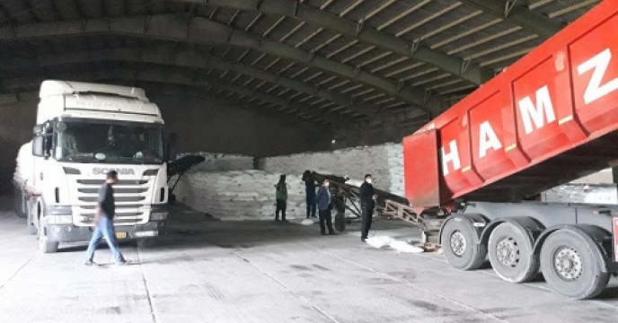 توزیع بیش از911 تن انواع کود کشاورزی یارانه ای برای کشاورزان شهرستان علی آباد در فروردین ماه سال جاری