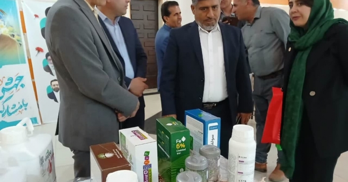 حضور رئیس اتحادیه گلخانه داران استان درهمايش آموزشي ترويجي و معرفي محصولات سبد کودي شرکت خدمات حمايتي کشاورزي کهکيلويه و بويراحمد