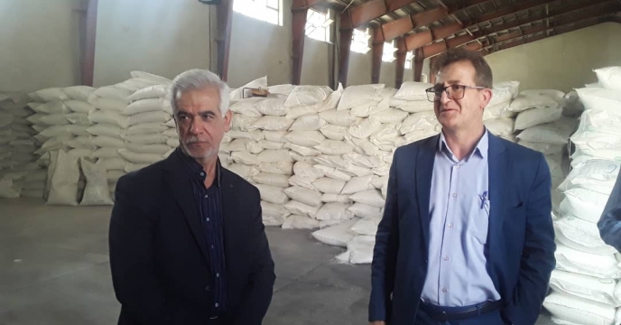 توزیع بیش 8 هزارتن انواع کودهای شیمیایی در انبارهای  کارگزاران شهرستان های 12 گانه  استان لرستان
