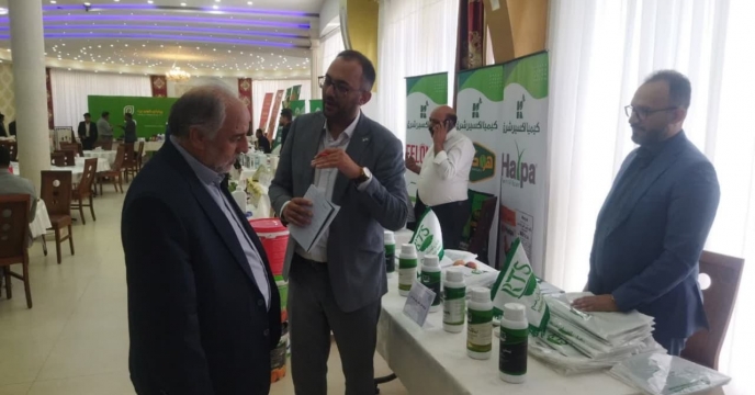 حضور مدير استان در همايش آموزشي ترويجي و معرفي محصولات سبد کودي شرکت خدمات حمايتي کشاورزي خراسان جنوبي