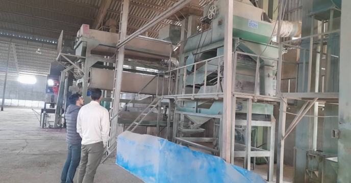 نظارت بر کنترل کیفی بذور بوجاری شده شرکت خدمات حمایتی کشاورزی استان گلستان توسط کارشناس معین استان