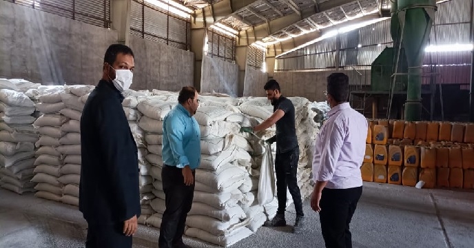 نمونه گیری کود فسفات 13 درصد تولید داخل در استان خوزستان