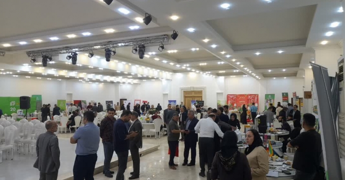 حضور کارگزاران و کشاورزان پیشرو در همایش بازاریابی کود استان مازندران 