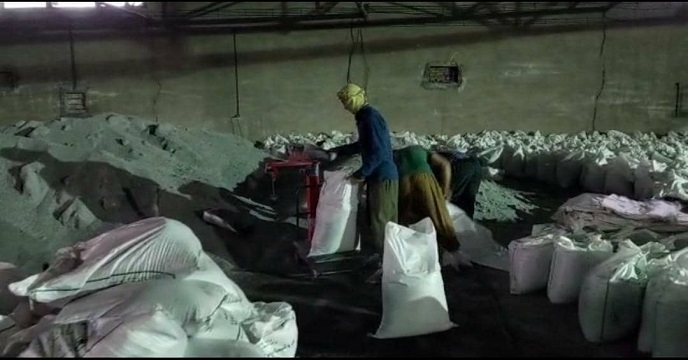 کیسه گیری کود سوپرفسفات تریپل در استان خوزستان