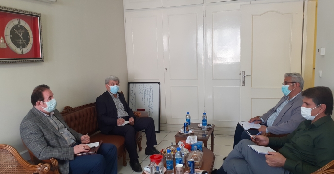 برگزاری جلسه هم اندیشی و تبادل نظر با حضور مدیر ماشین آلات و  جناب آقای مهندس چهل امیران عضو  انجمن تولید کنندگان ماشینهای کشاورزی