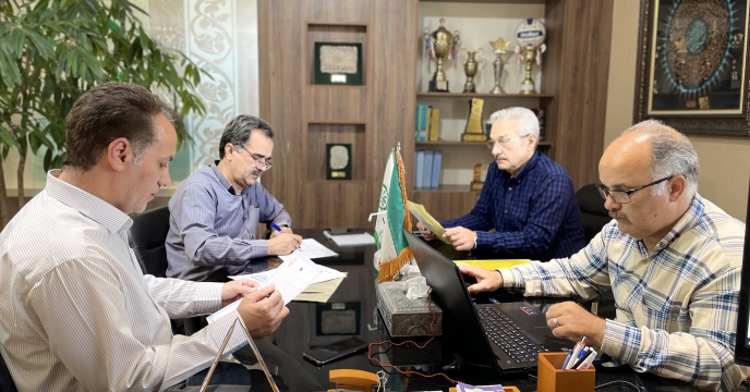 برگزاری کمیسیون معاملات مناقصه حمل میزان 40 هزار تن انواع نهاده های کشاورزی از انبار های مشهد و حومه شرکت خدمات حمایتی کشاورزی خراسان رضوی