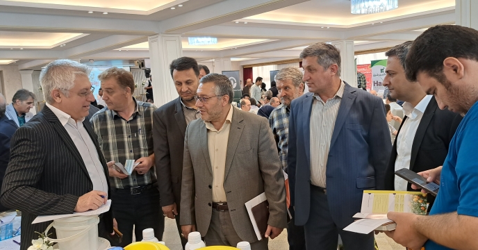 حضور معاونت محترم بهبود تولیدات گیاهی استان آذربایجانشرقی به اتفاق معاونان ومدیران ستادی سازمان در همایش ترویجی و معرفی سبد کالای شرکت و تولید کنندگان طرف تفاهم نامه با شرکت خدمات حمایتی کشاورزی بمناسبت هفته دولت 