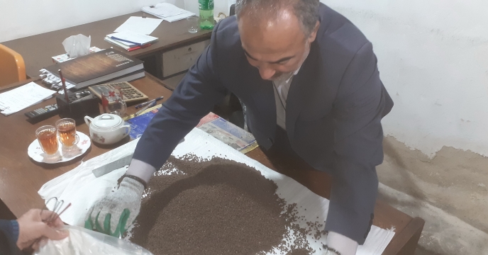 نمونه یرداری کیفی ازکود سولفات پتاسیم گرانوله جهت بررسی صحت برچسب گذاری کود فوق  درانبار استان مازندران انجام شد