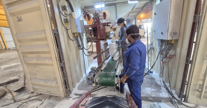 ارسال بیش از ۲۰۰۰ تن کود اوره به استان کرمان از مبدا اسکله بندر شهید رجایی استان هرمزگان