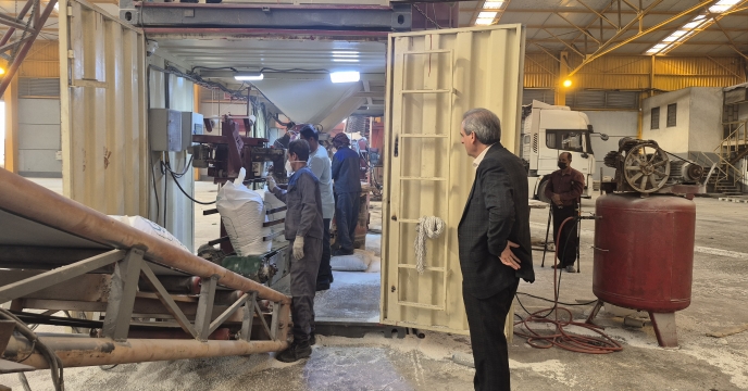 بازدید میدانی مدیر شرکت کشاورزی هرمزگان از فرایند تدارک و حمل کود اوره