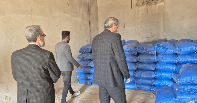 بازدید مدیر شرکت خدمات حمایتی کشاورزی هرمزگان از کارگزاری توزیع کود شهرستان بندر خمیر