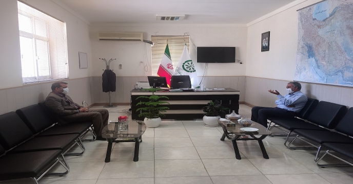 نشست صميمى مدیر شرکت با مدیر عامل اتحاديه تعاونی هاى تولید استان 