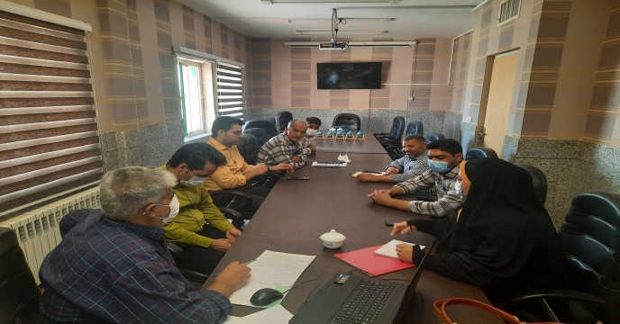 جلسه مسئول حراست و کارشناس کشاورزی شرکت خدمات حمایتی کشاورزی استان یزدبا کارگزاران شهرستان ابرکوه