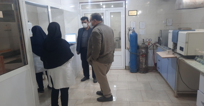 بازدید ریاست مرکز تحقیقات کاربردی نهاده های کشاورزی از یکی از آزمایشگاه های معتمد استان یزد