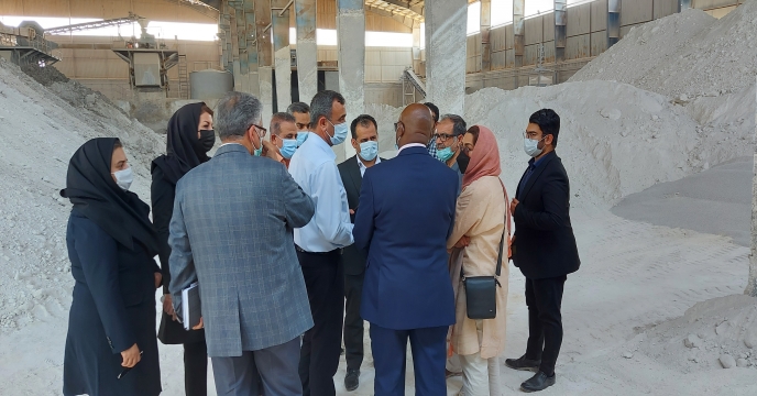 بازدید سفیر آفریقا جنوبی از کارخانه تولید کود شیمیایی پرشین شیمی گستر استان بوشهر