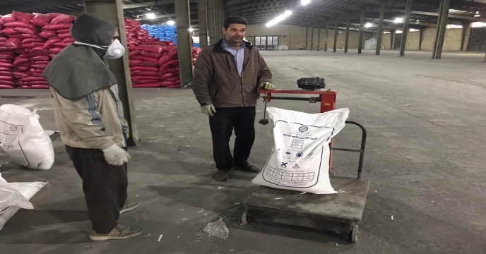 نمونه برداری از کلرور پتاسیم پودری در استان آذربایجان غربی
