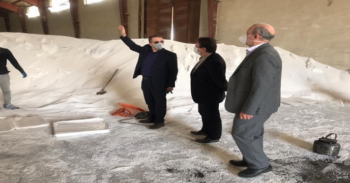 بازدید رئیس سازمان جهاد کشاورزی استان آذربایجان غربی از انبارهای سازمانی کود