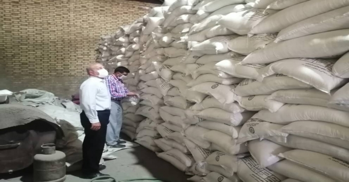 نمونه برداری کود نیترات آمونیم سولفات گرانوله رسیده به انبار از شرکت صنایع شهدای صدر شیمی