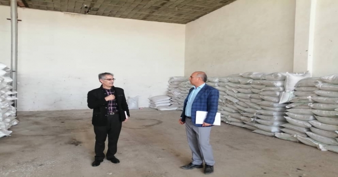 پایش کودهای شیمیایی یارانه دار و بازدید از انبار کارگزاران در شهرستان  مهاباد 